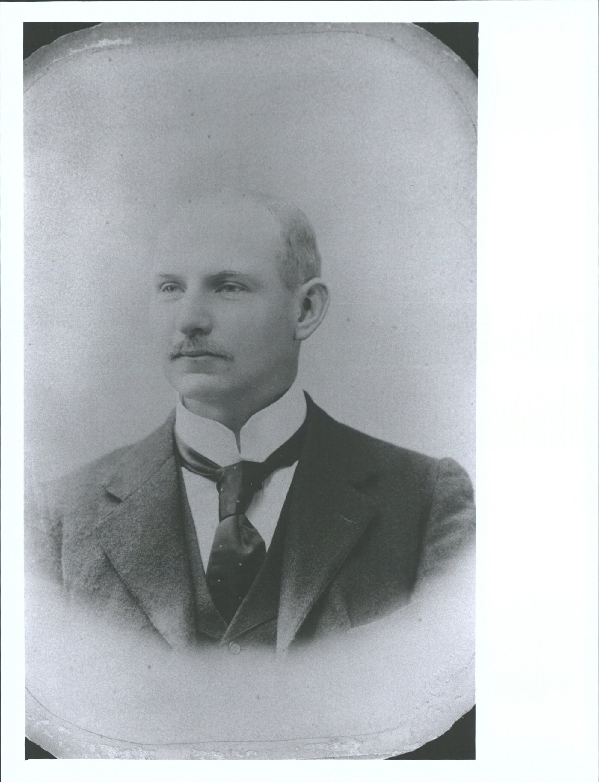 (Captain Otago Rowing Club 1898)