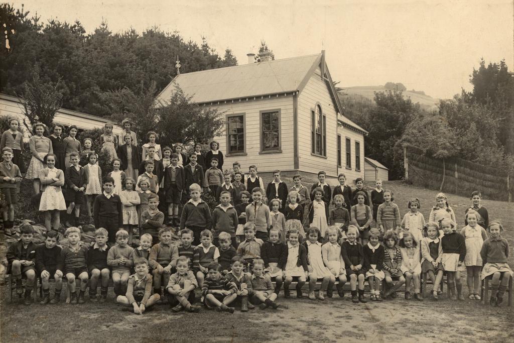Children in front of St Leonards School