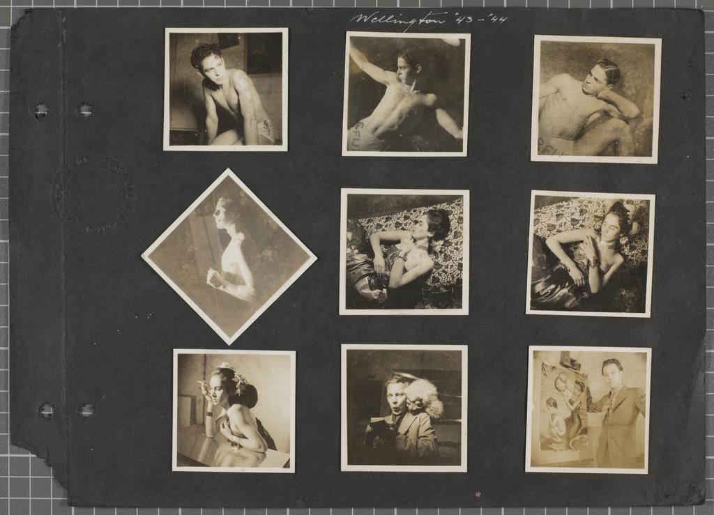 Album page 'Wellington 43-44'