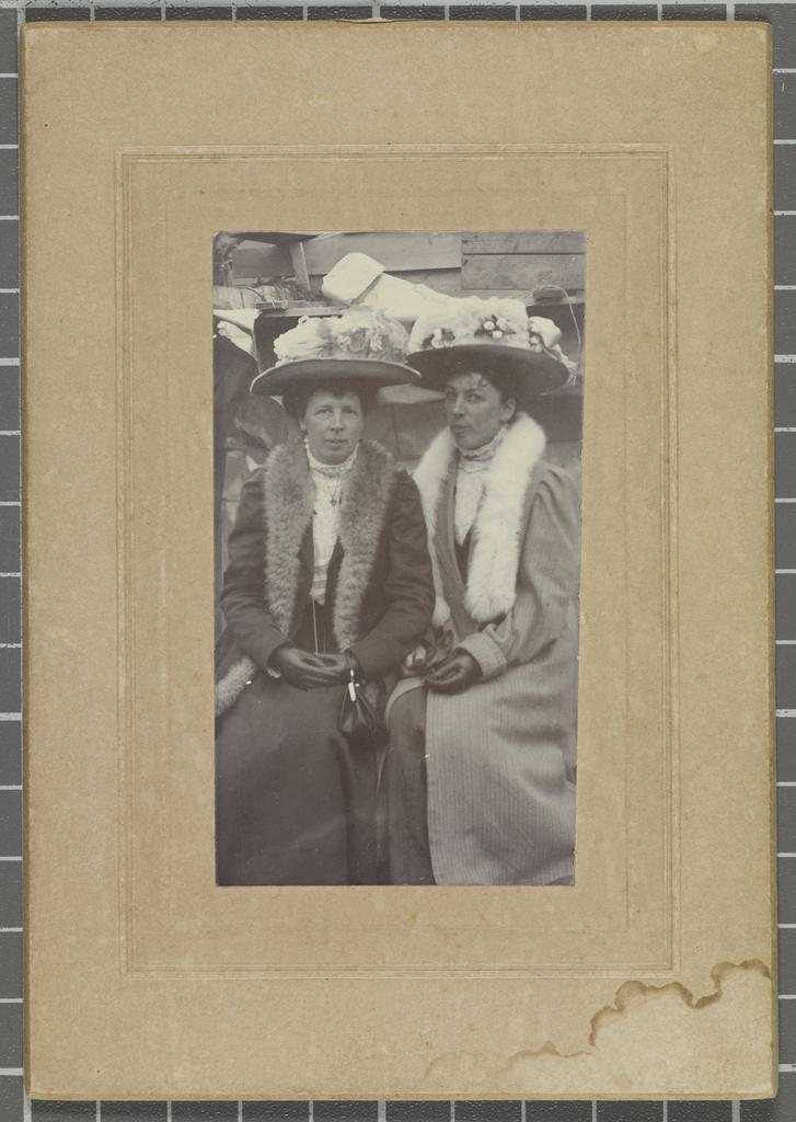 Annie and Robina Peterson