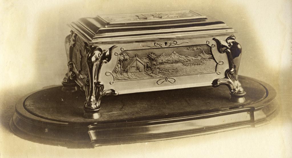 Address accompanying a casket presented to his excellency Admiral H. Togo of His Imperial Japanese Majesty's Combined Naval Squadron as a momento of the Battle of Tsushima