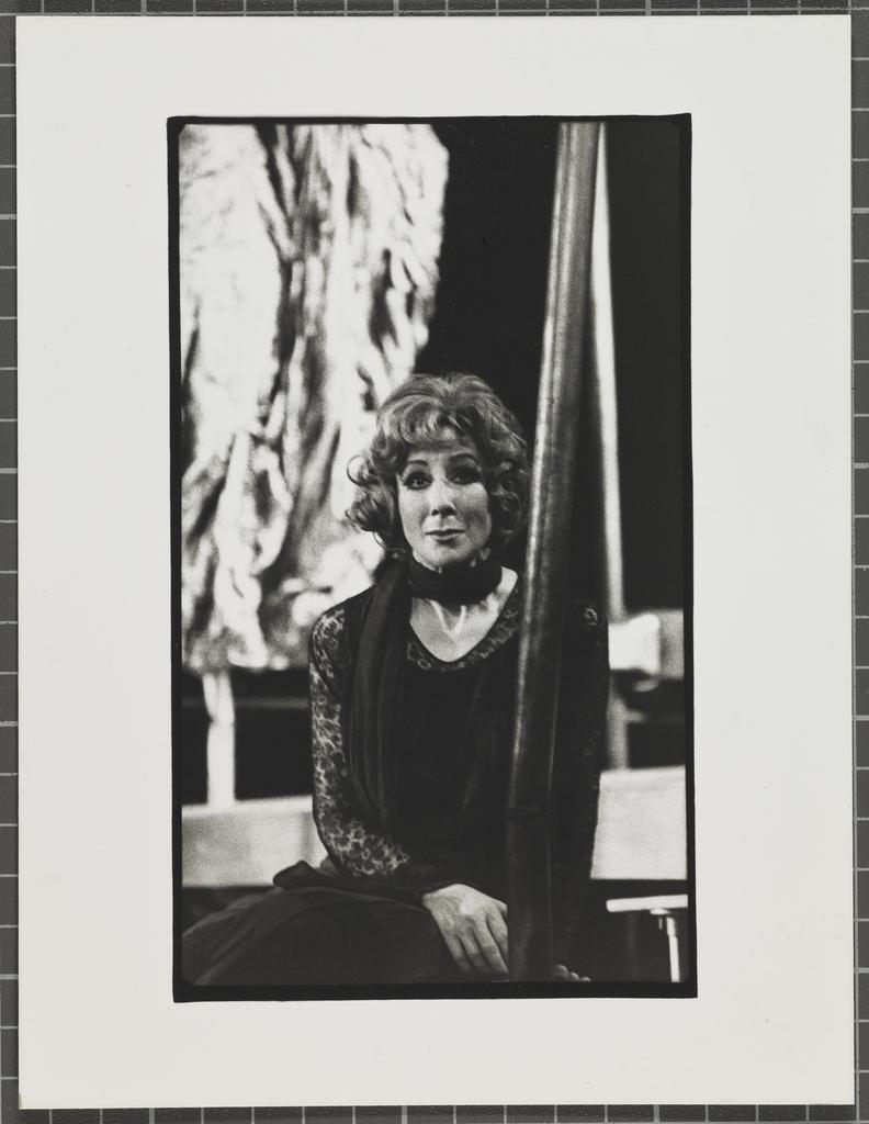 Alice Fraser, Downstage Theatre production of 'Heroes and butterflies'