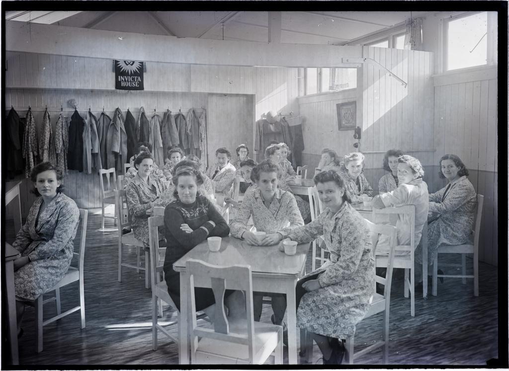 Women in staffroom or cafeteria, Coulls Somerville Wilkie, Crawford Street, Dunedin