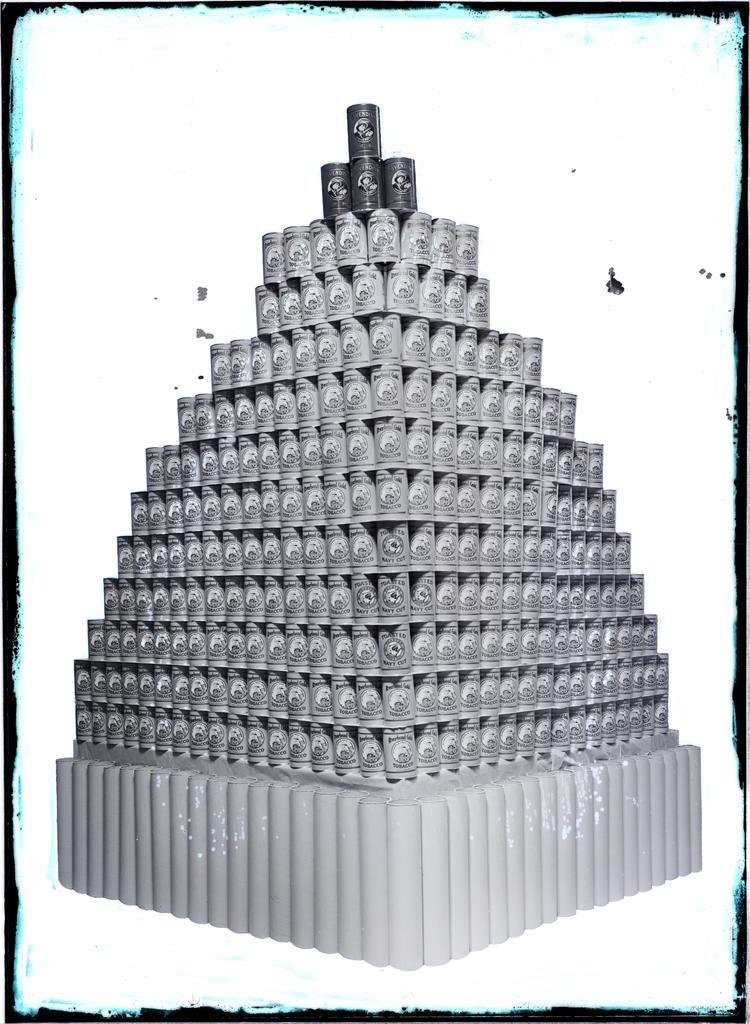 Riverhead Gold canned tobacco display