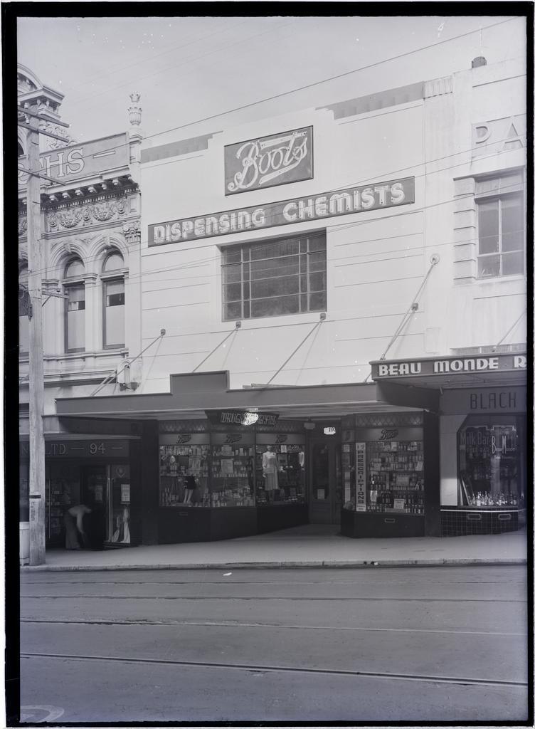 Remodelled building occupied by Boots the Chemists, 192 Princes Street, Dunedin