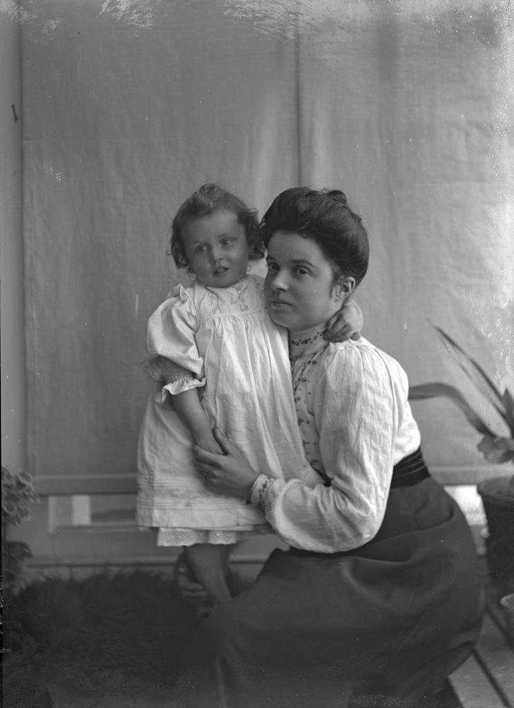 Ethel and Vera McGeorge