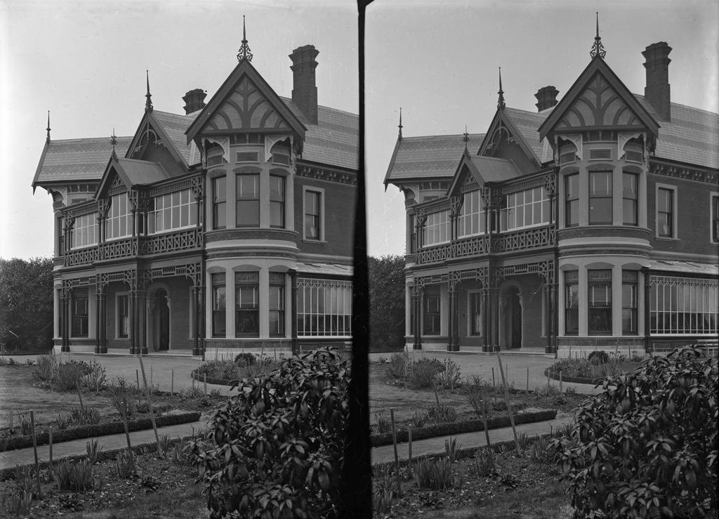 Kawarau [house] stereo