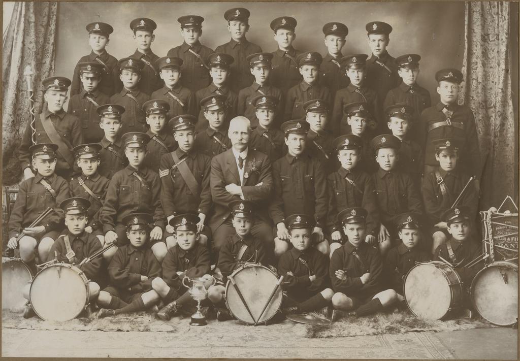 Albany Street School Senior Fife and Drum Band (large format)