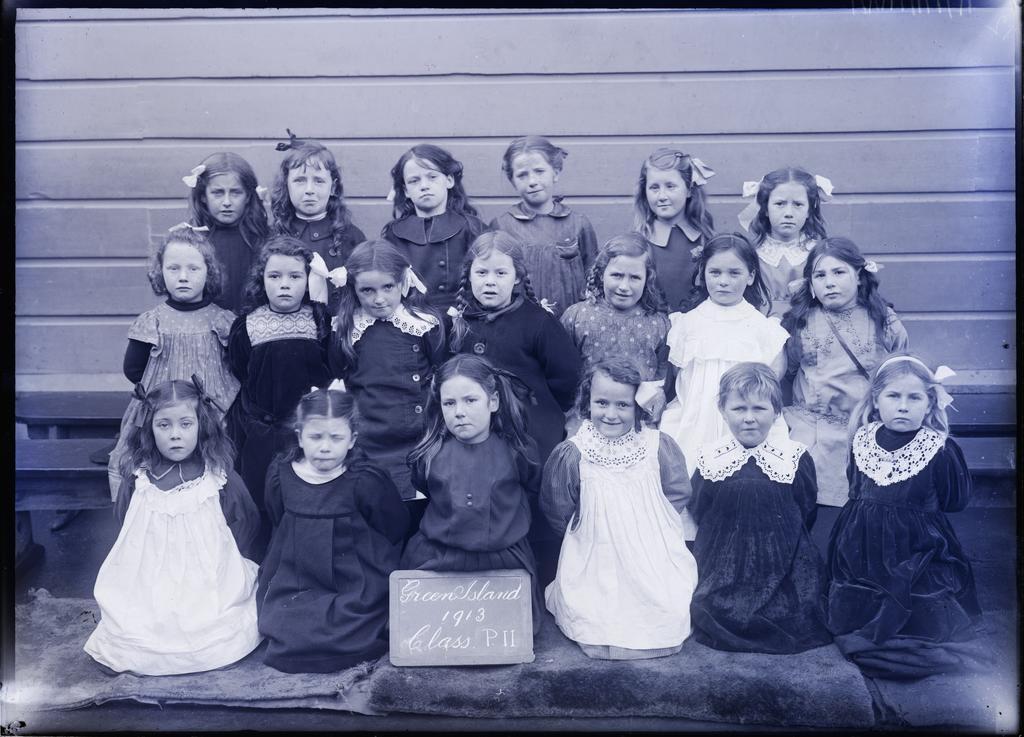 Green Island School P 2, girls