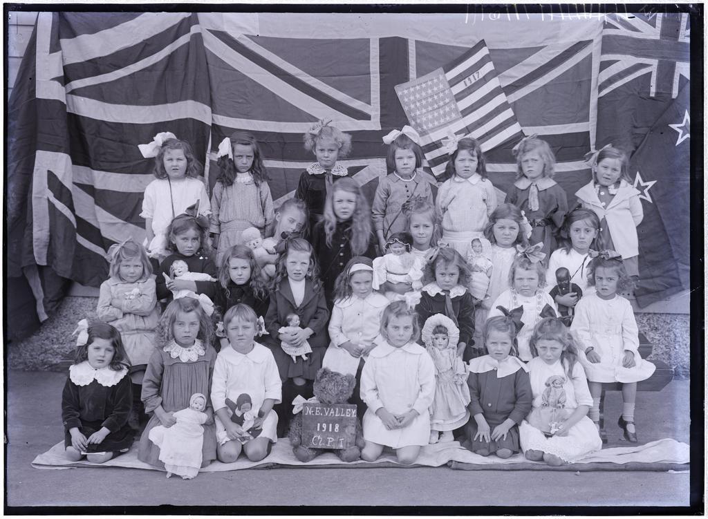 North East Valley School P 1, girls