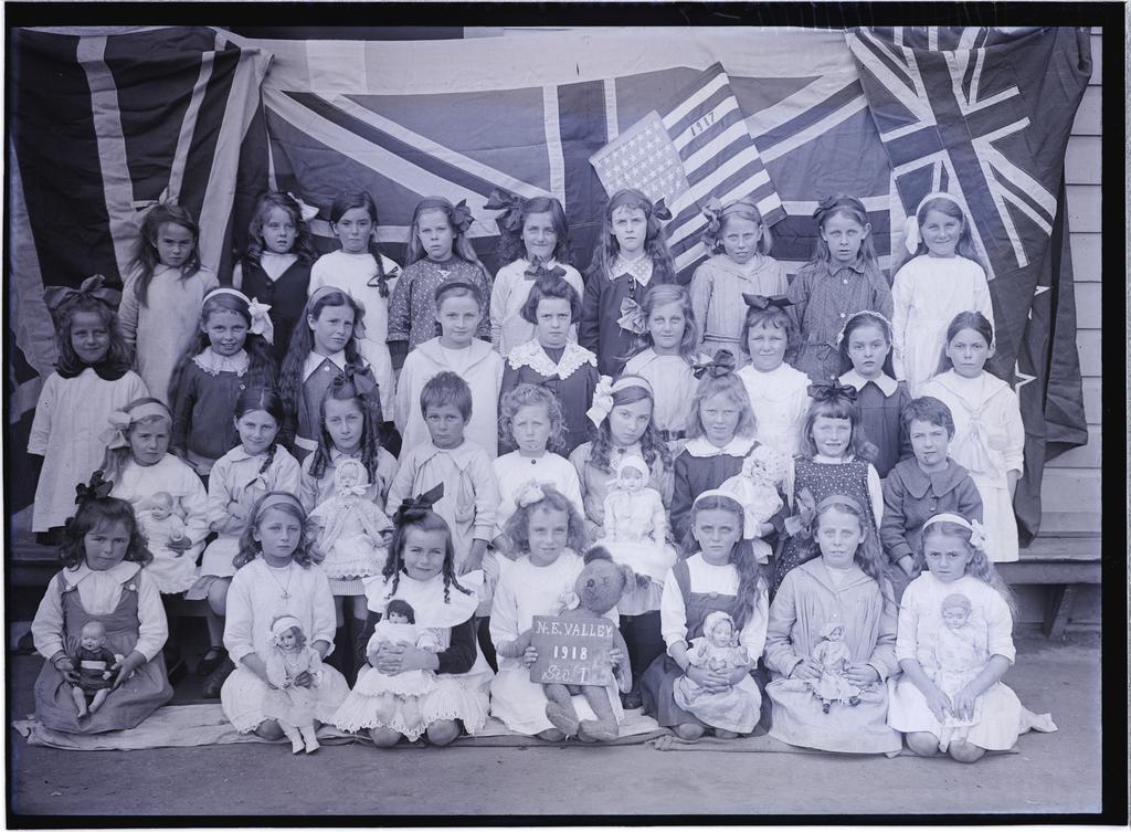 North East Valley School Standard 1, girls