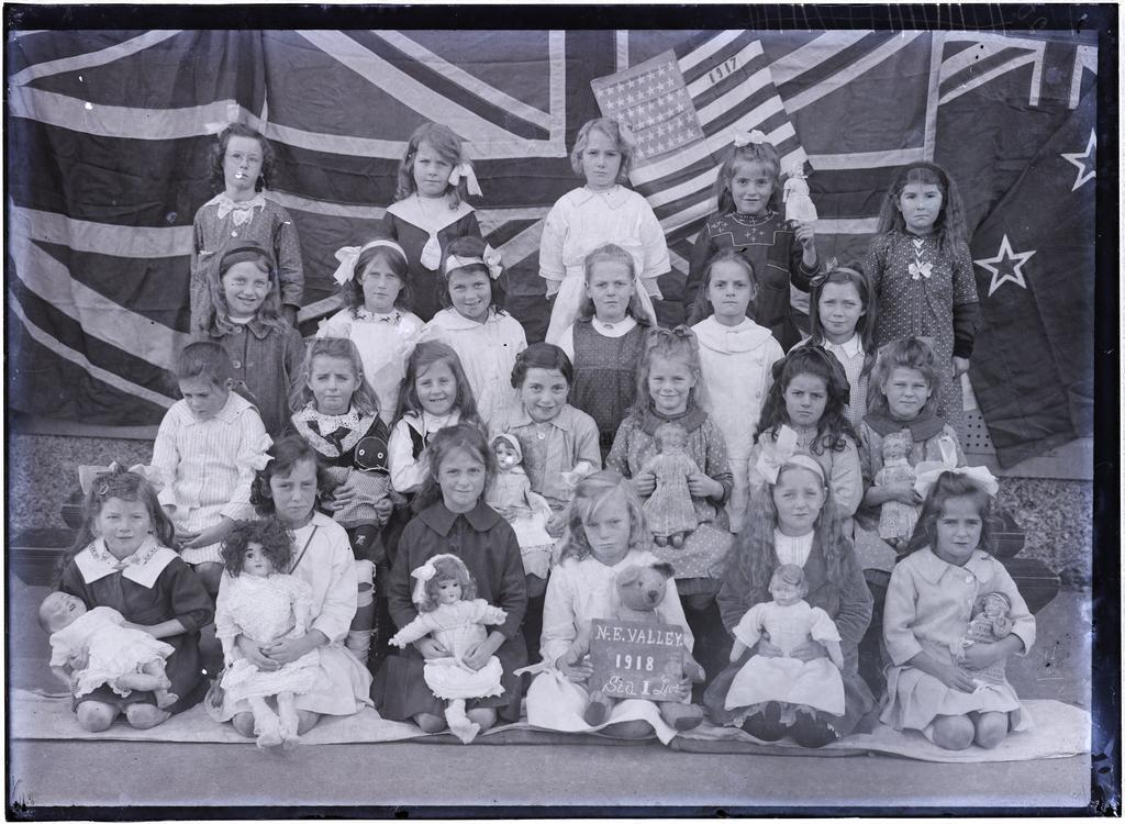 North East Valley School Standard 1, lwr, girls