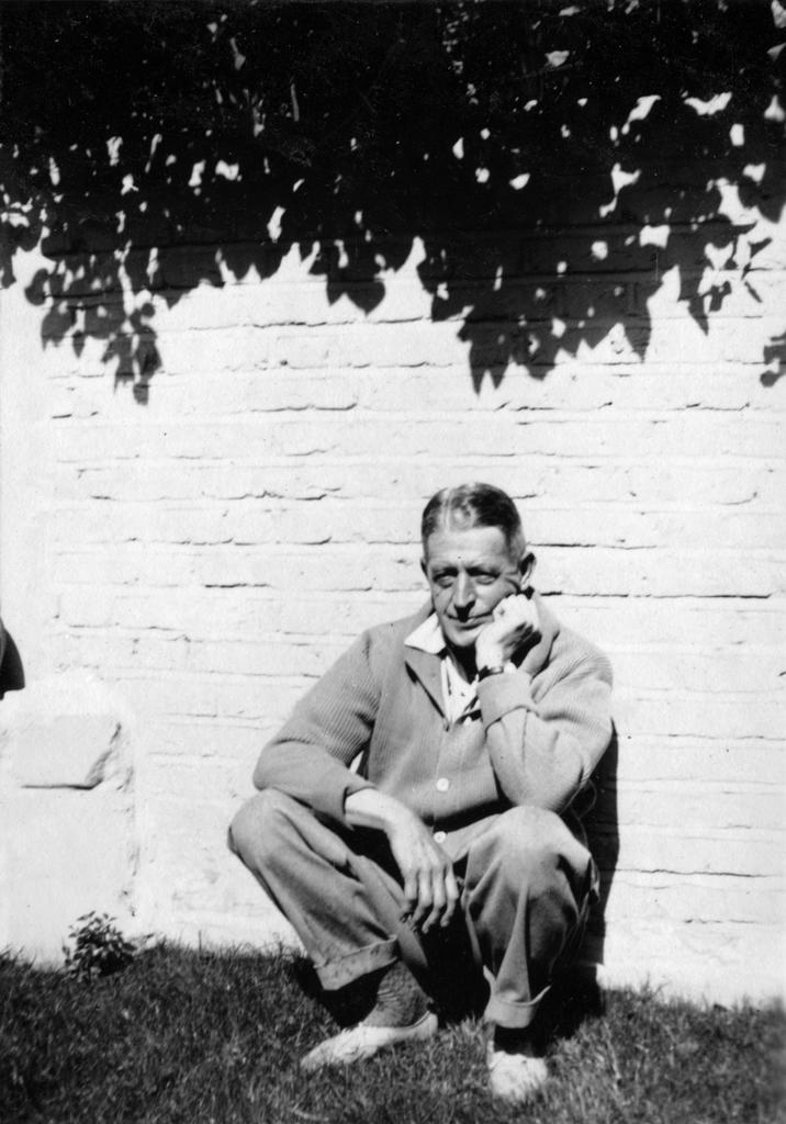 'Reginald Squatting'