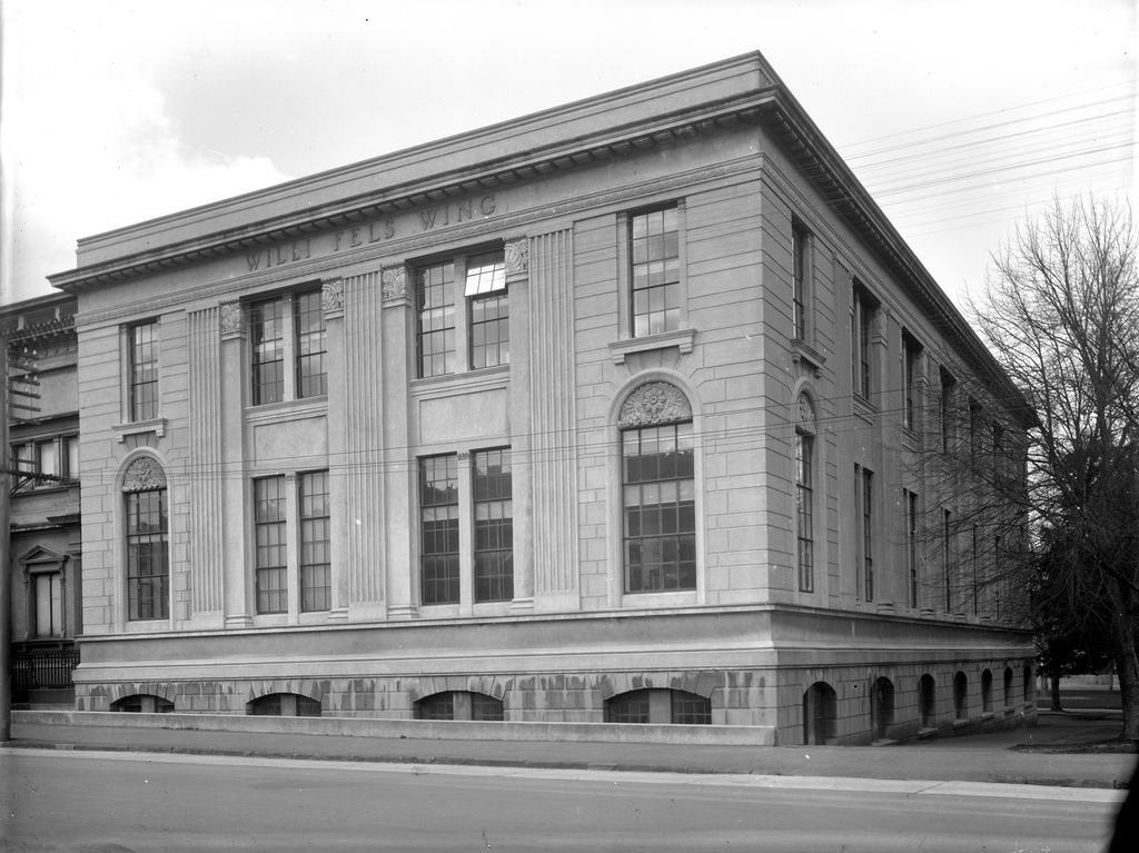 No. 559. Otago Museum, photographs (from glass negatives) of Willi Fels wing, Great King Street, Dunedin, Edmund Anscombe / Miller and White architects