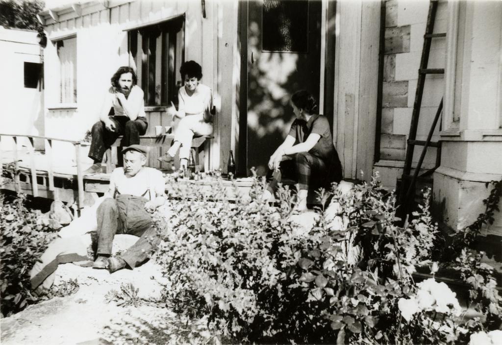 The building of the Globe Theatre extension