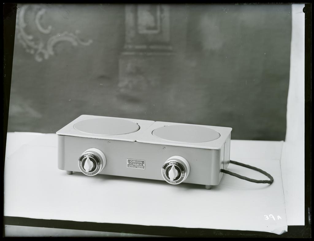 Two-ring [portable electric hotplate]