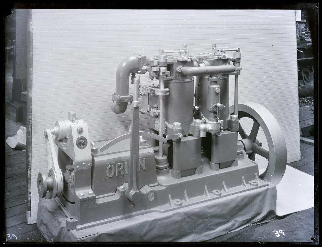 Orion marine oil engine