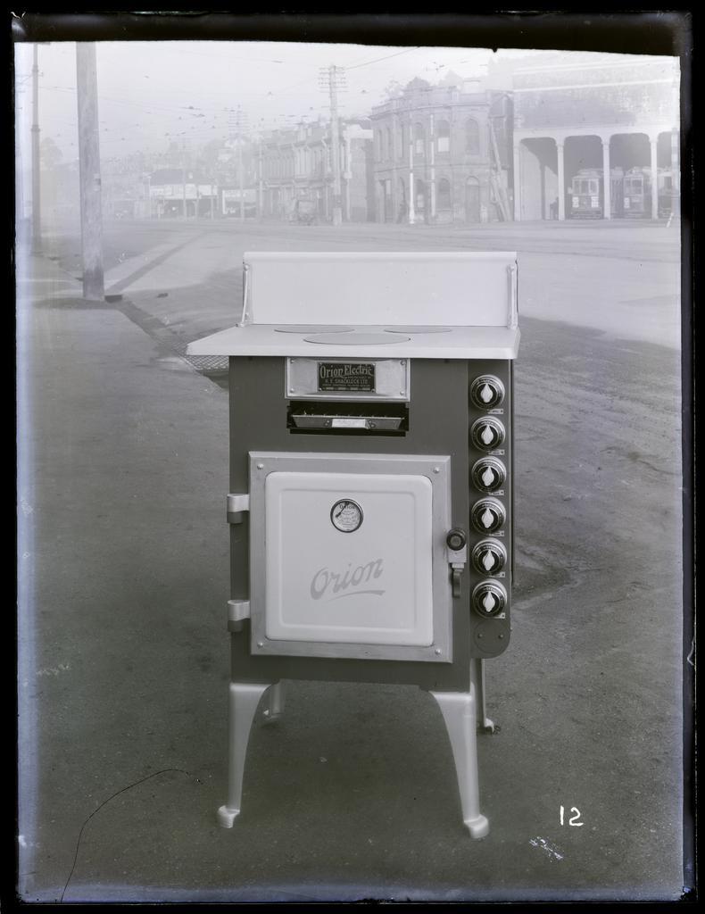 Three-ring Orion electric range