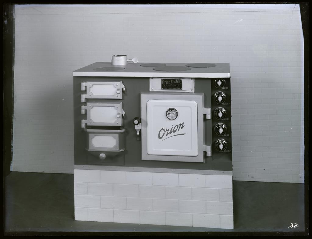 Three-ring Orion electric range