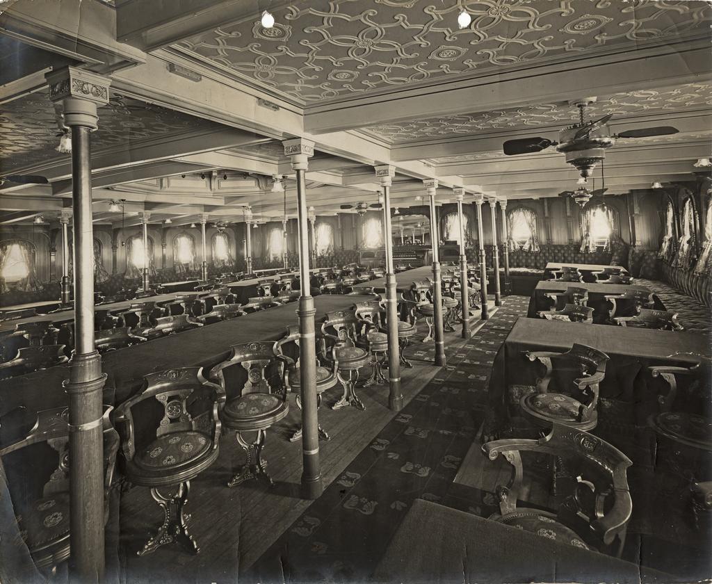 Maheno dining room saloon