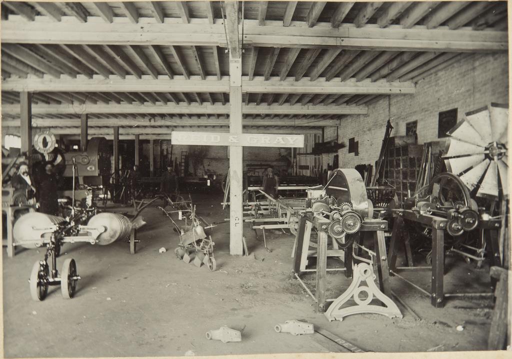 Reid and Gray paint shop and show room