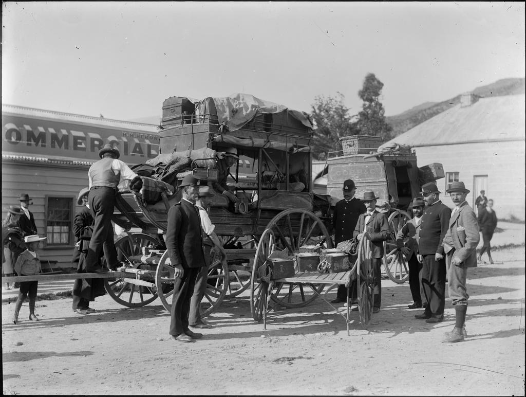 The last Central Otago (Queenstown-Lawrence) Gold Escort, Cobb and Co. coach changing horse at Roxburgh