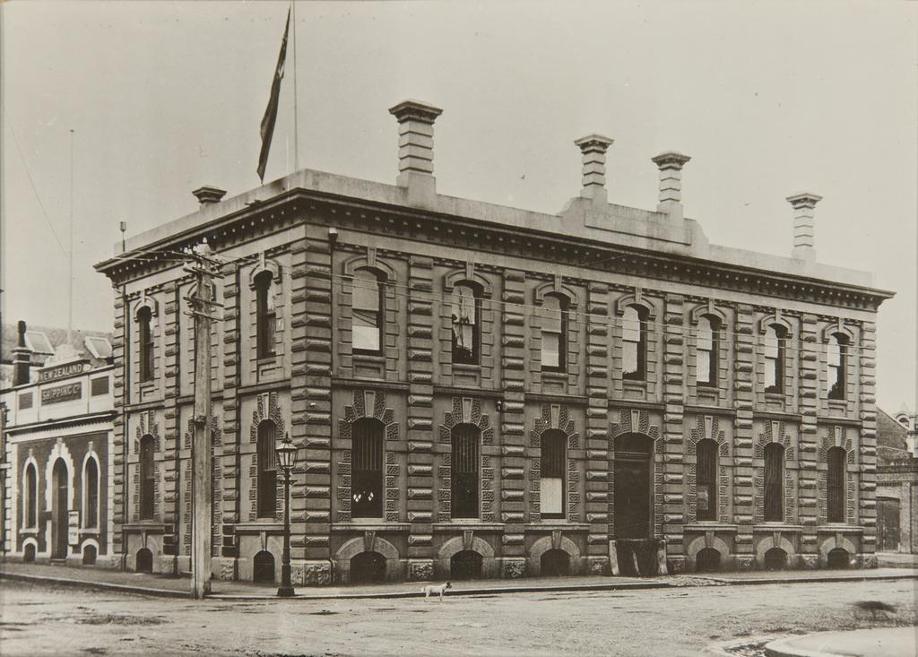 Two-storey building fronting Water Street, between Bond and Crawford streets