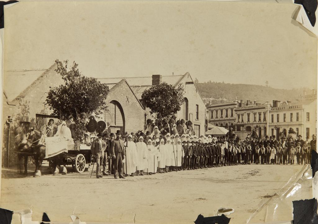 Druid groups in Moray Place, Dunedin