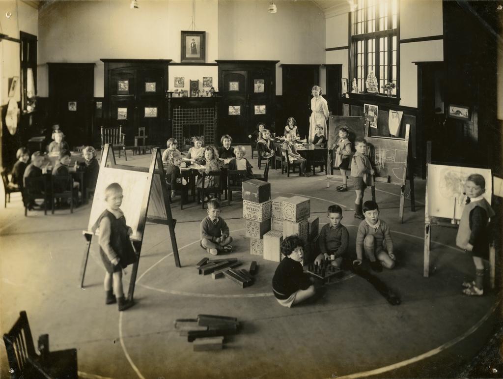 Rachel Reynolds Kindergarten children in classroom