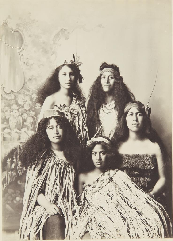 Bliss Rehu, Pani Rehu, Erihapeti Tipa, and Molly Hampstead