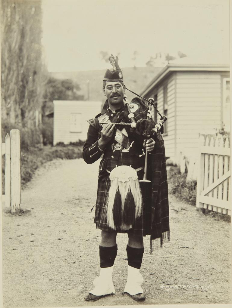 Wanaka Weka or Boko Weka with pipes and in Scottish dress