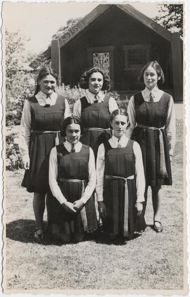 Five girls at Te Wai Pounamu College