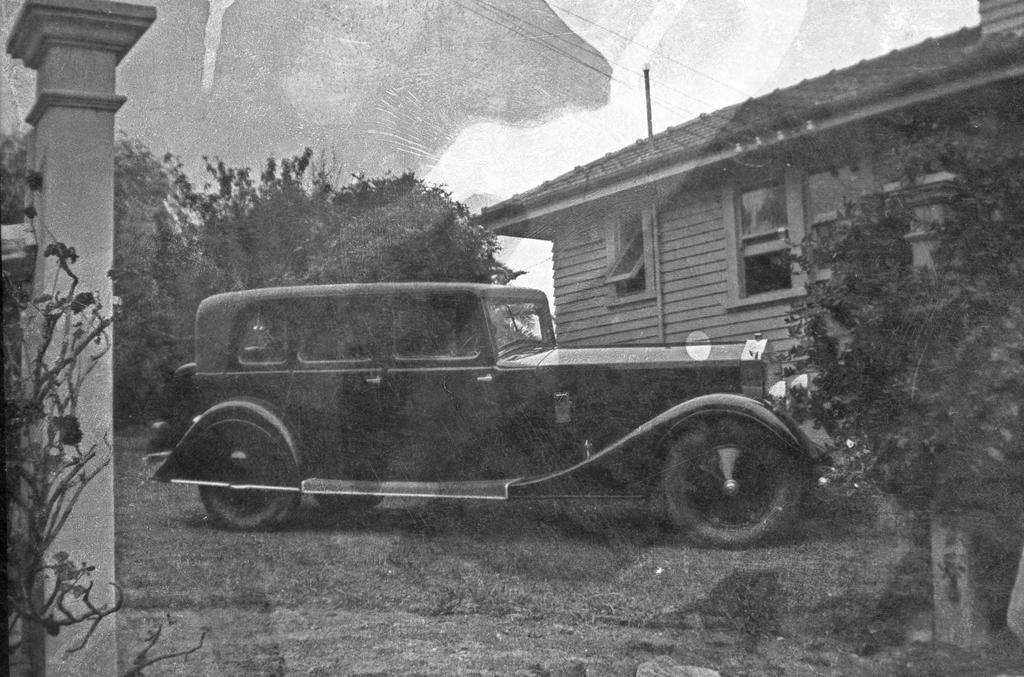 Ernie Webber's Rolls Royce car, Dunedin