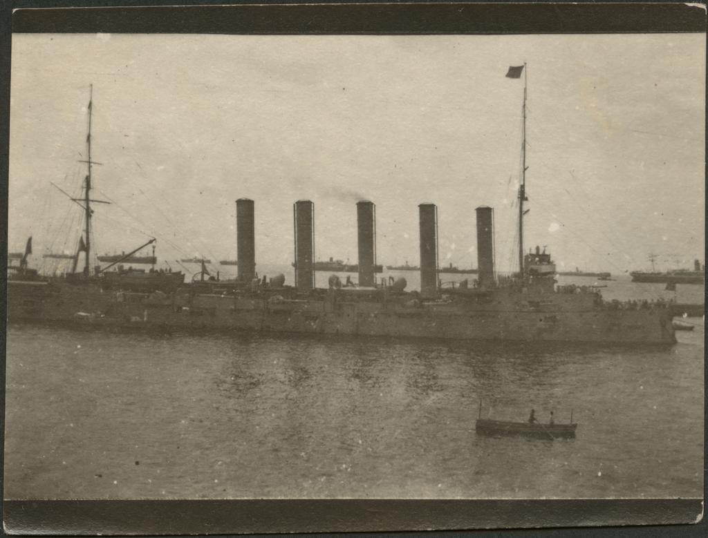 '"Askold" at Colombo Russian cruiser in Mediterranean known as the "Packet of fags" the "Woodbines" the Tommys smoked were in packets of five'