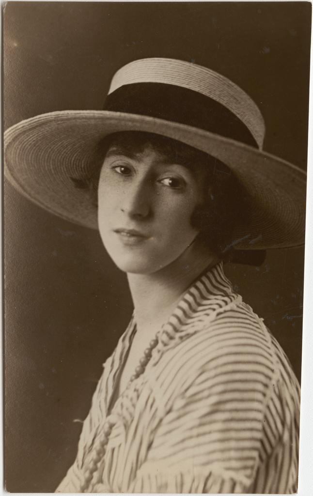 Elena Macardle (later Allen)