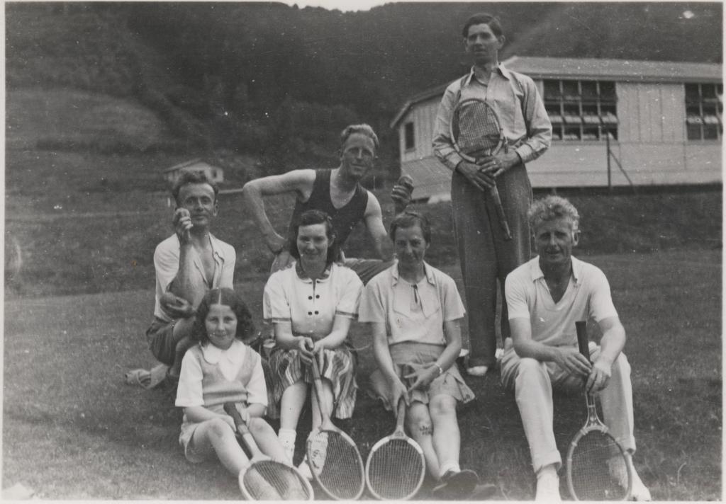 'Summer school 40s Rodney [Kennedy], Flo [Atkins] etc. 37'