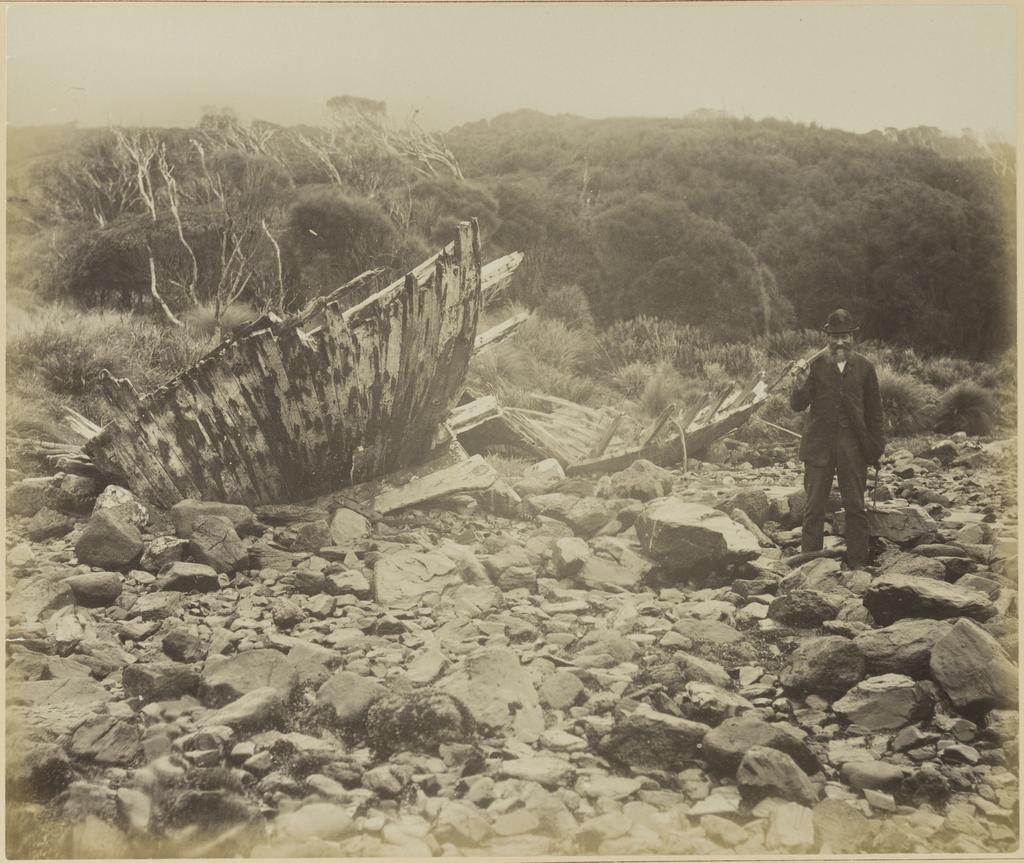 Wreck of the 'Grafton', Epigwaitt, Aucklands