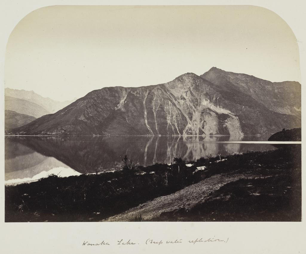 Wanaka Lake, Deep Water Reflection