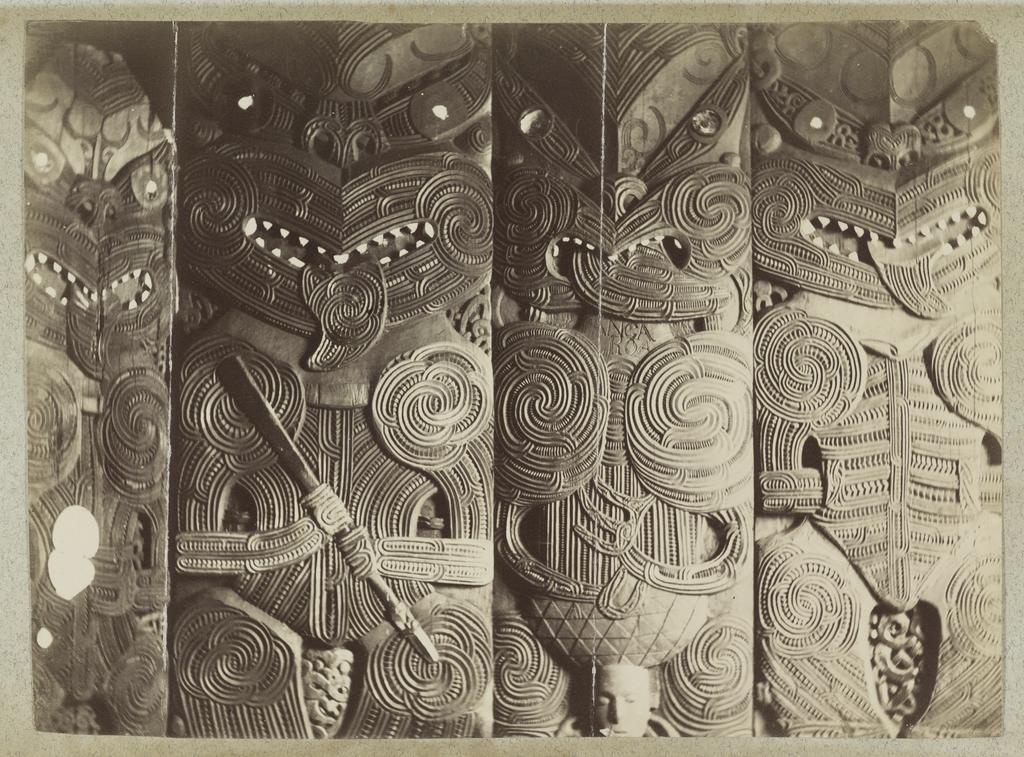 Māori carving