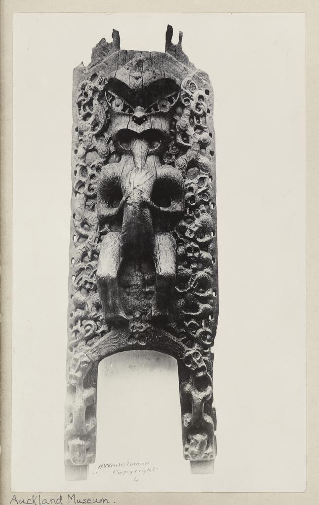 Māori carving in the Auckland Museum