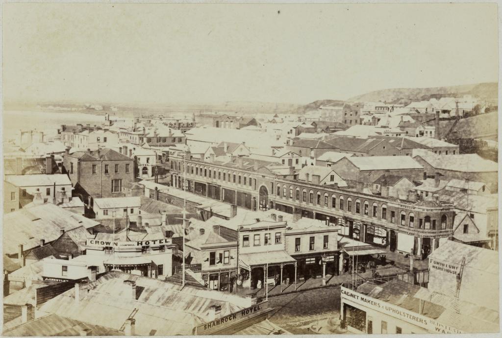 Maclaggan St and Arcade