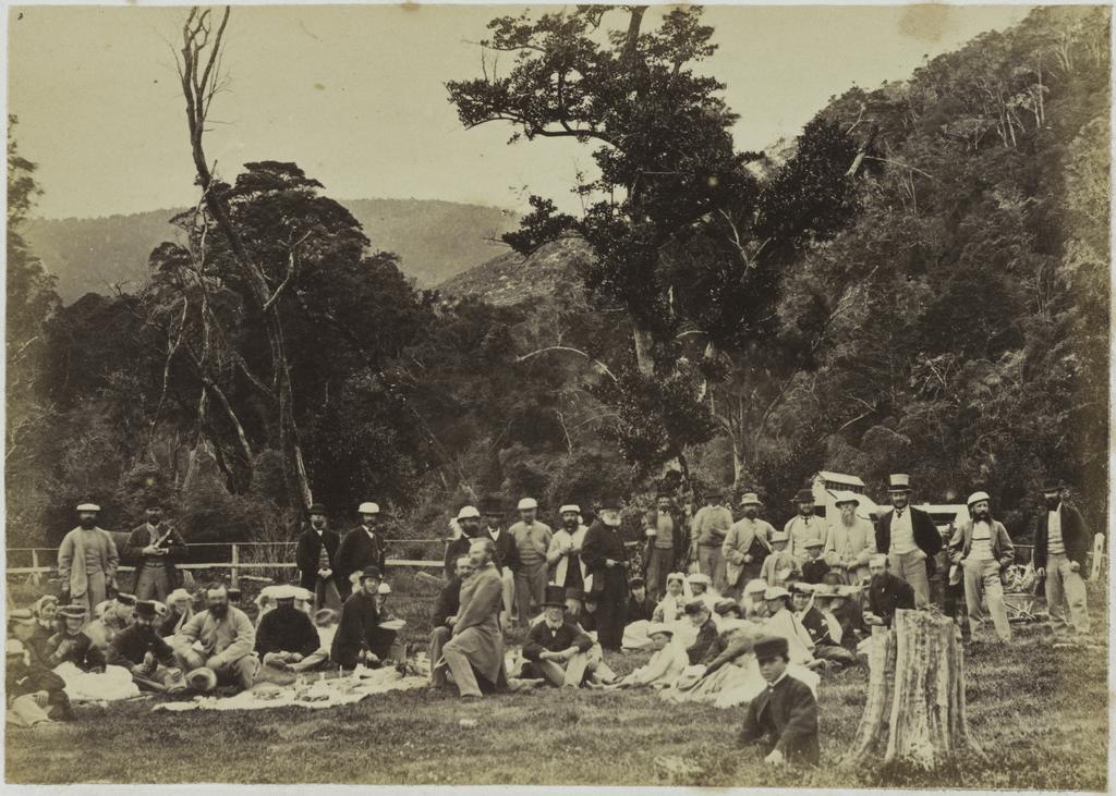 Picnic on road to waterworks