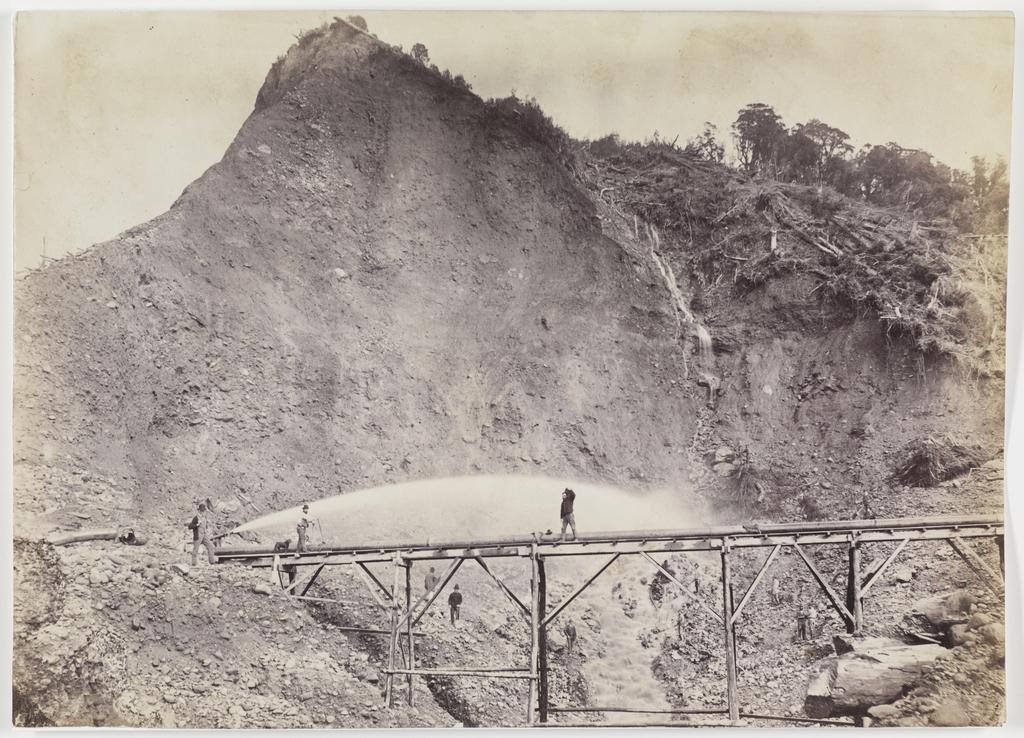Hydraulic gold mining, Ross
