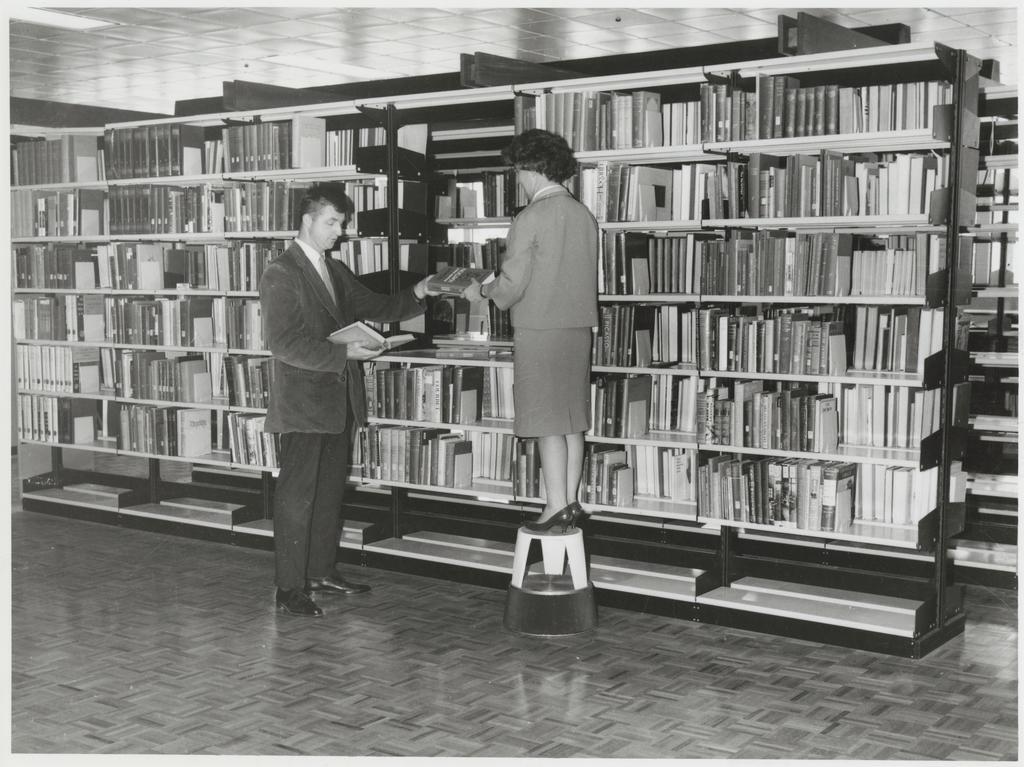 Book stack, first floor, University of Otago Library