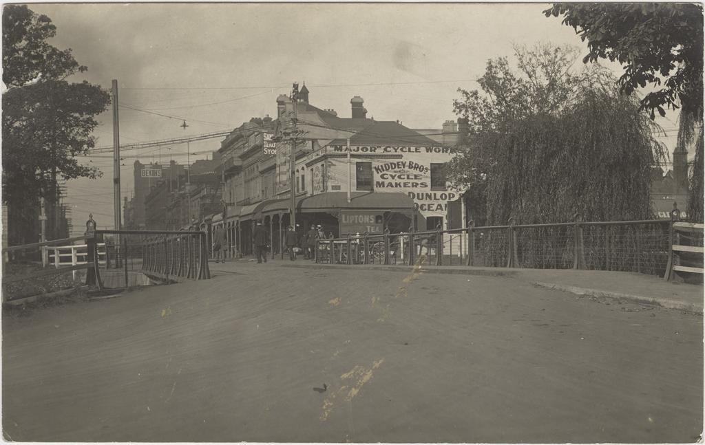 Cashel Street bridge