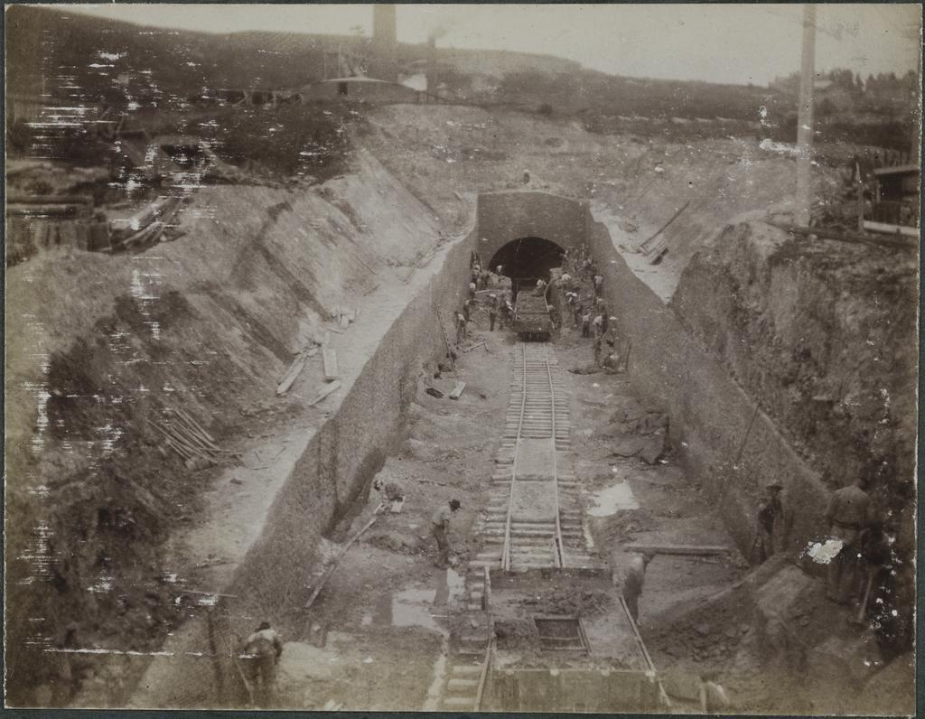 Construction of Caversham tunnel