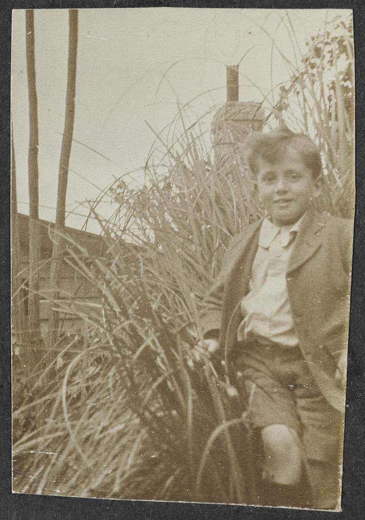 Rodney Kennedy, 129 Maclaggan Street