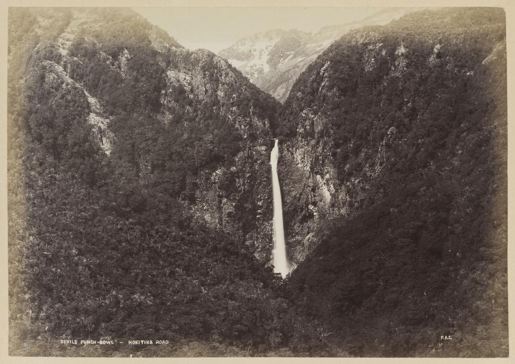 Devil's Punch-Bowl, Hokitika Road