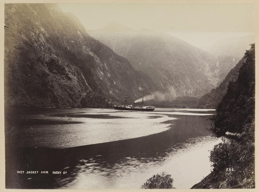 Wet Jacket Arm, Dusky Sound