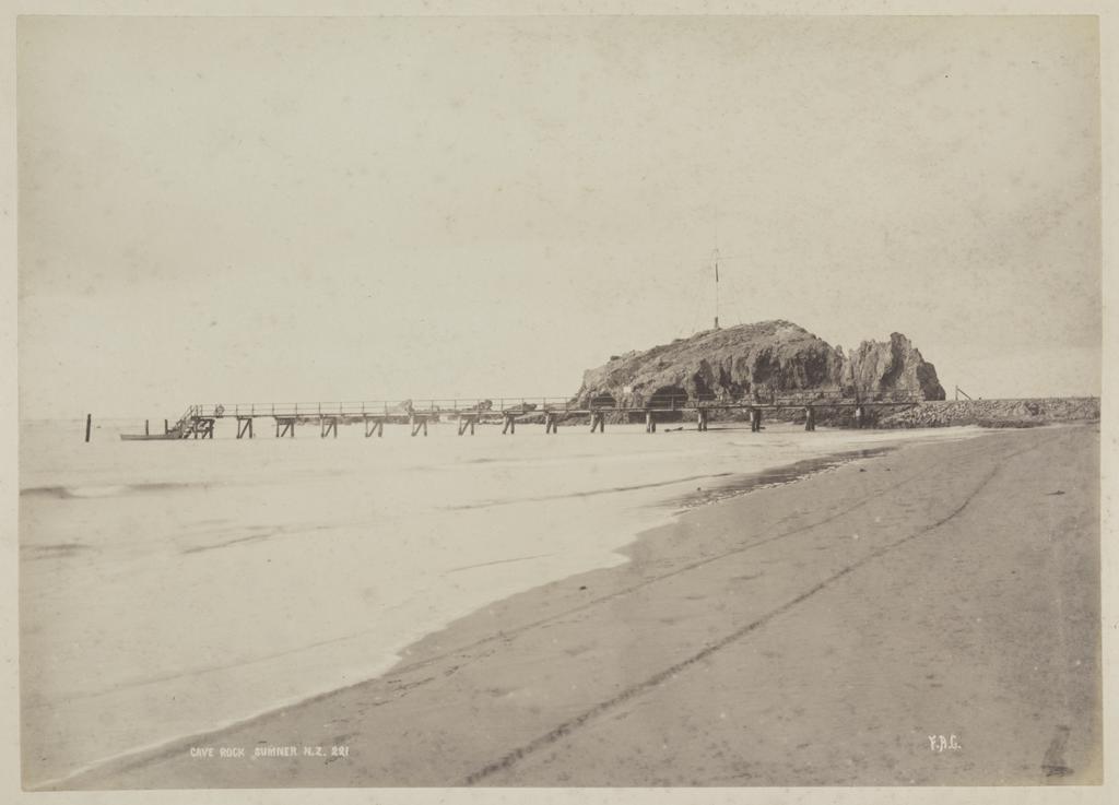 Cave Rock, Sumner N.Z.